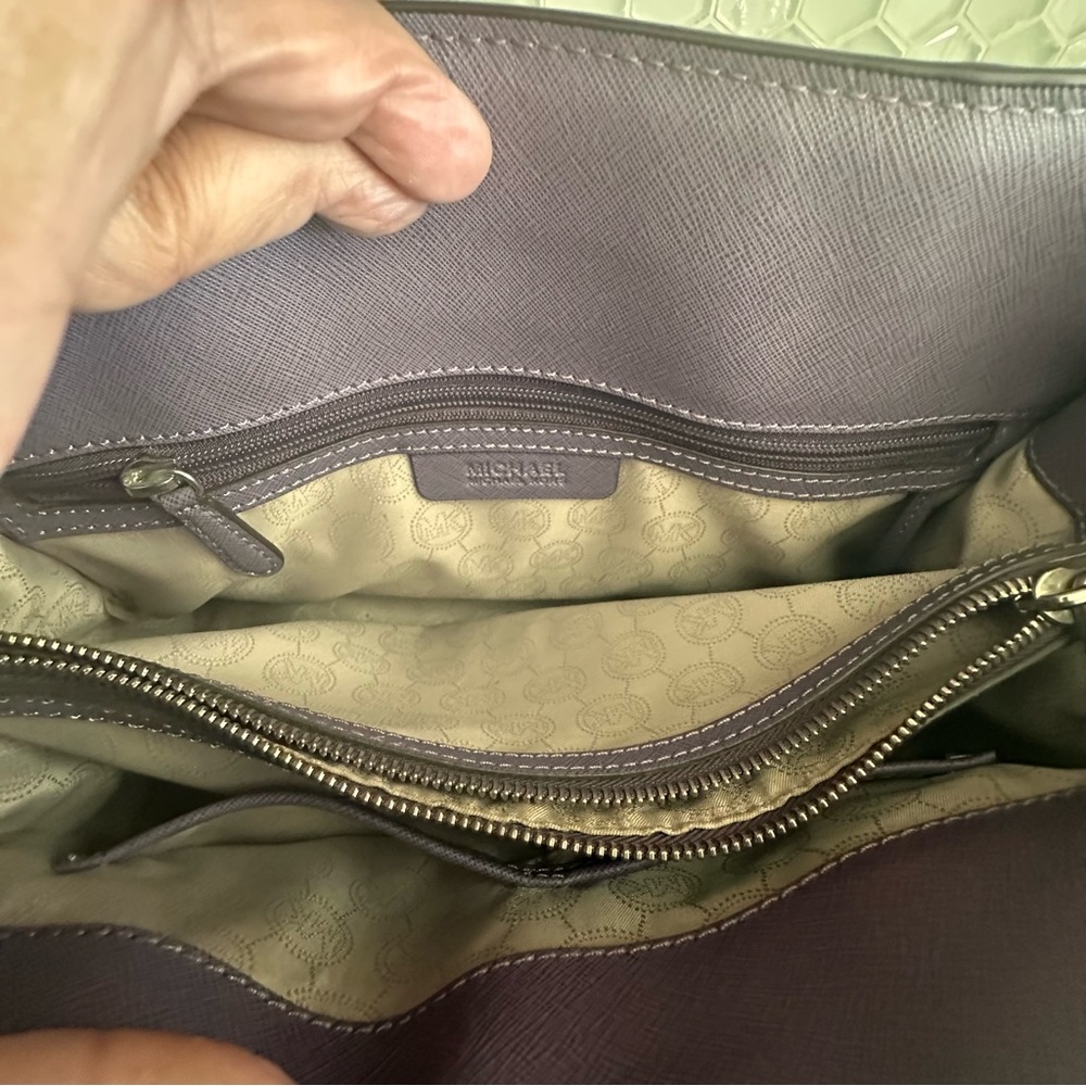Michael Kors Lavender Saffiano Leather Satchel Bag With Detachable Strap & Dust - Picture 4 of 16